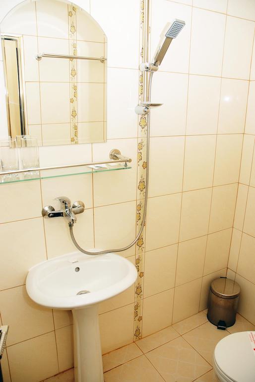 Семеен Хотел Виа Лакус Sapareva Bania Cameră foto